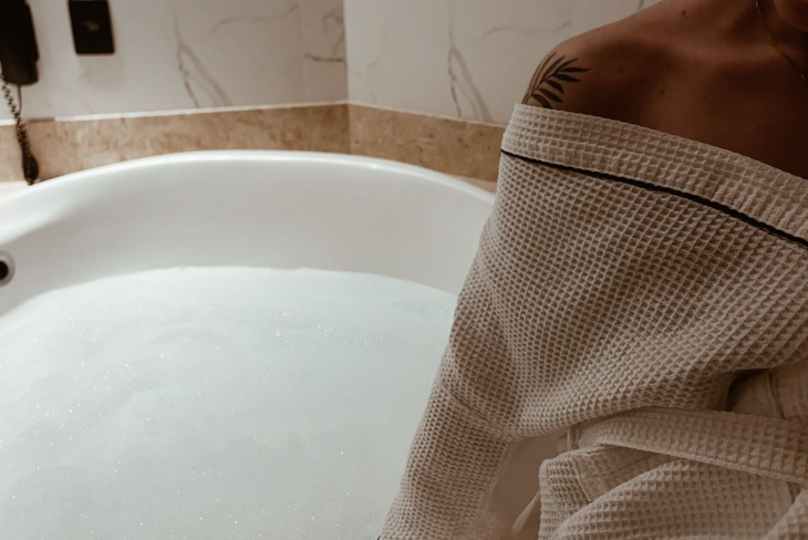 Por que as mulheres se revelam mais em Moteis?