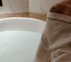 Por que as mulheres se revelam mais em Moteis?